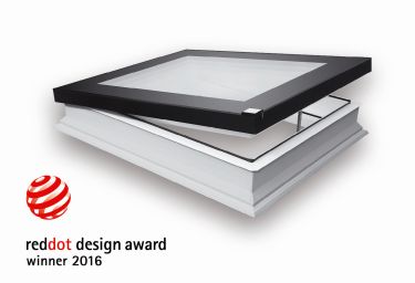A Red Dot Design 2016 djas FAKRO DEF DU6 fellvilgt ablak